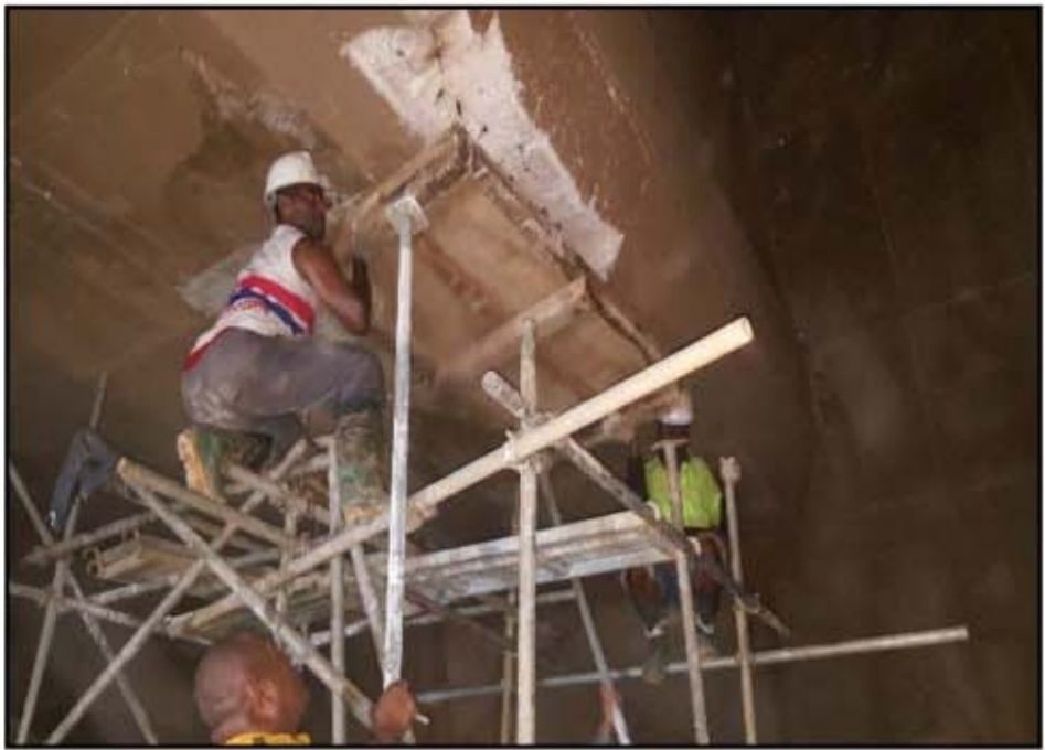 Scaffolding and refractory casting inside the furnace
