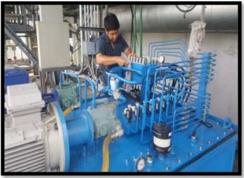 Hydraulic power pack service during the campaign
